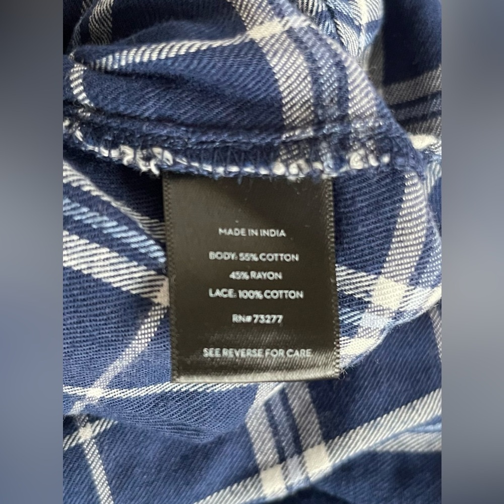 NWT Simply Vera Vera Wang Plaid Blouse. - Picture 6 of 6